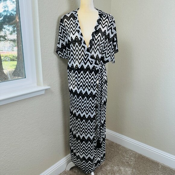 Trina Turk Drift Dress Swimsuit Coverup Women's Large Black White Wrap Crochet‎ - Picture 1 of 10